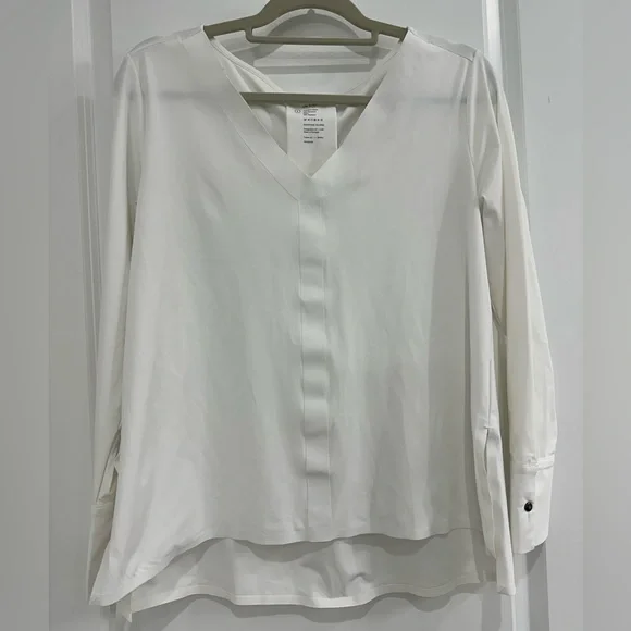 ADAY Something Tailored Small Classic White V-Neck top  Capsule Wardrobe - Picture 5 of 16